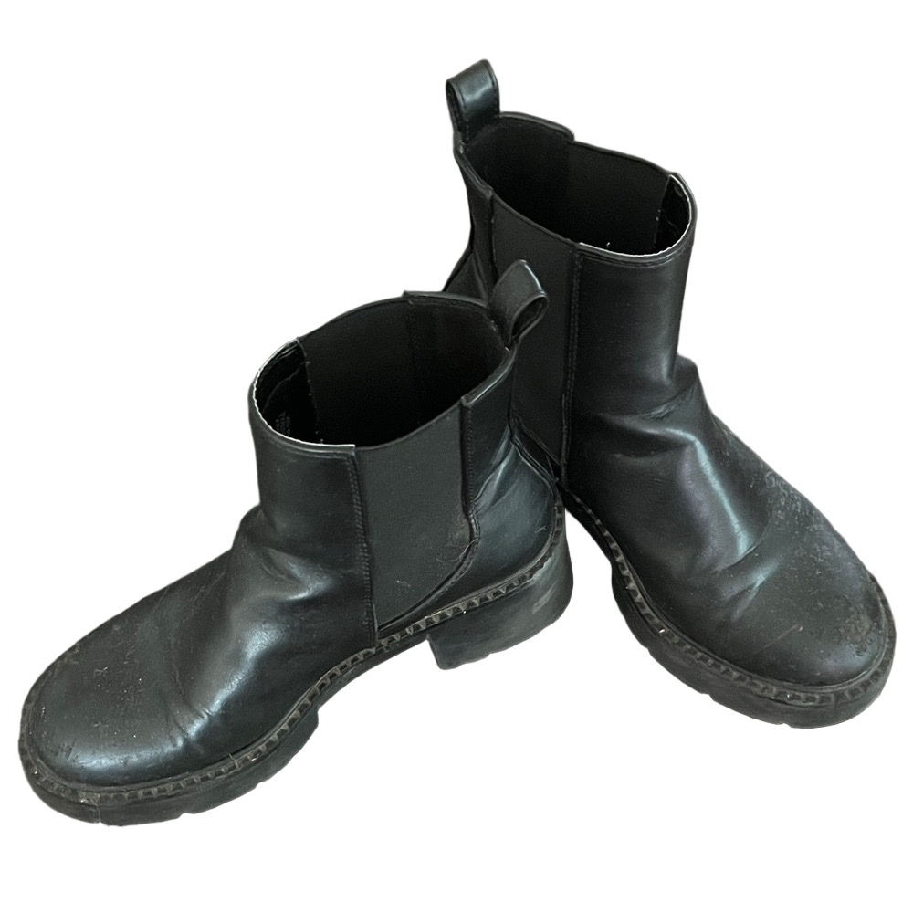 🏷 Black Leather Ankle Boots